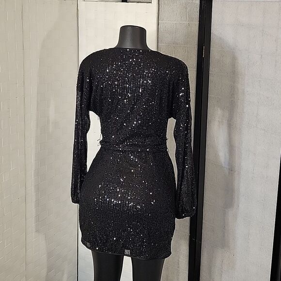 BRAND NEW FOREVER 21 BLACK SEQUINS LONG SLEEVE WRAP MINI V-NECK DRESS - Picture 5 of 16